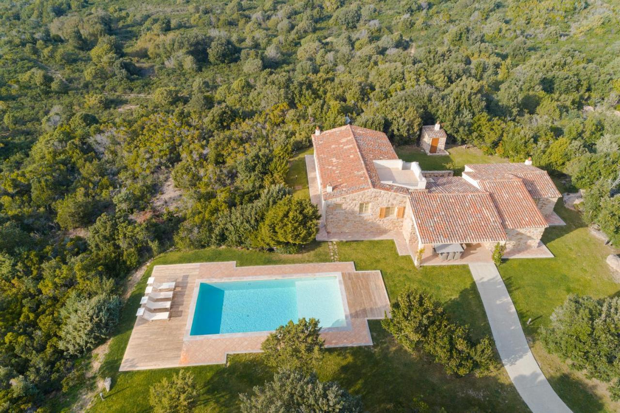 Borgo Smeraldo Арцахена Екстериор снимка